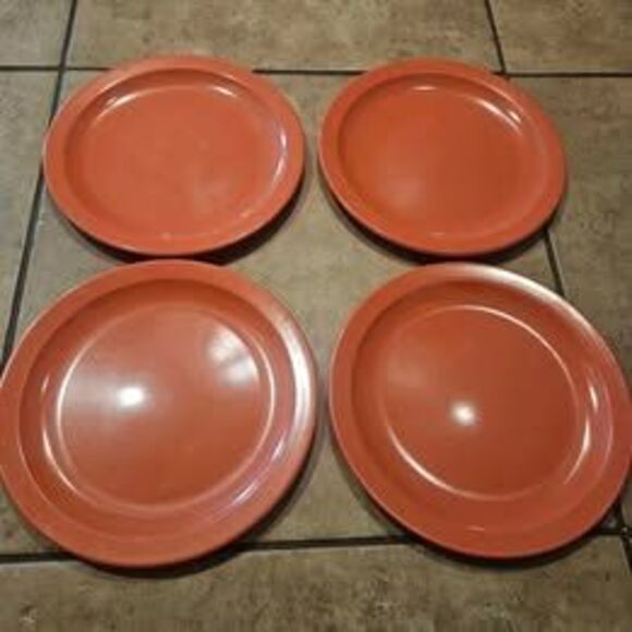 Texasware Coral Melamine 10" Dinner Plates set of 4 Dallasware - Picture 1 of 4